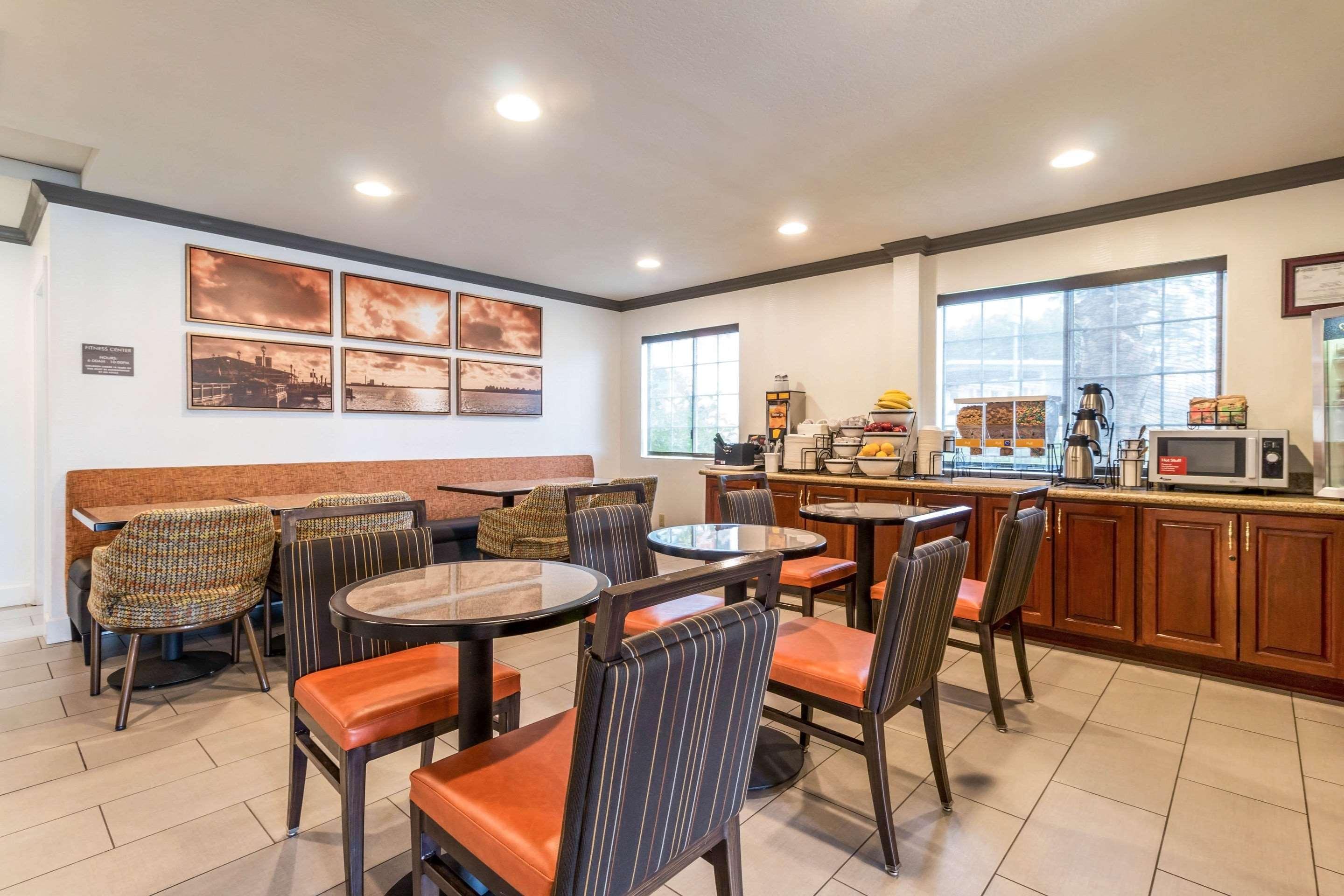 Comfort Inn Humboldt Bay Юрика Экстерьер фото