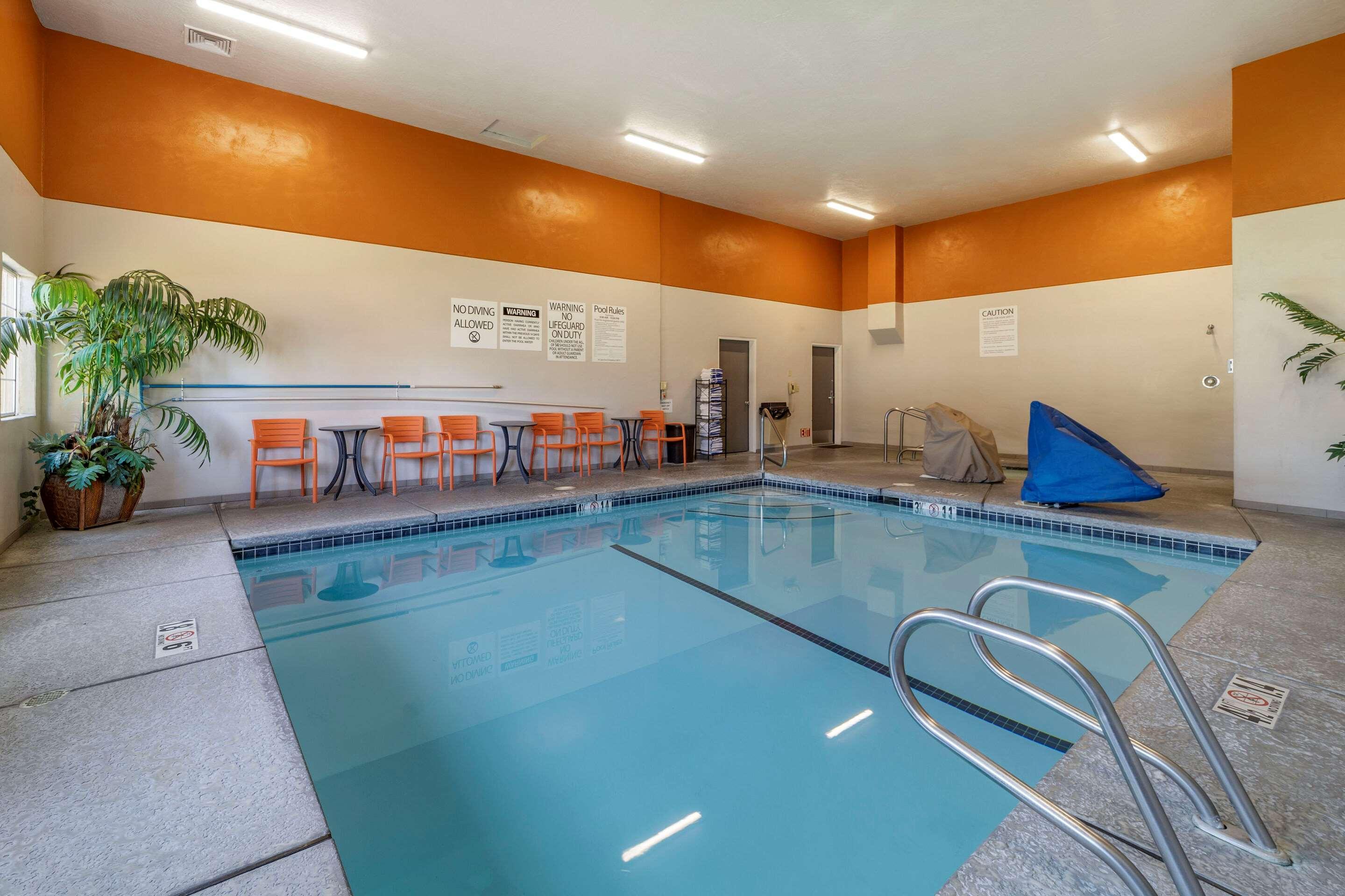 Comfort Inn Humboldt Bay Юрика Экстерьер фото