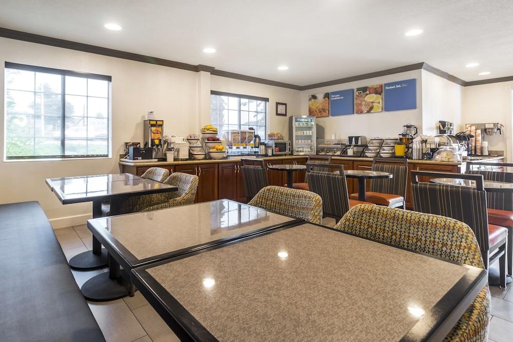 Comfort Inn Humboldt Bay Юрика Экстерьер фото